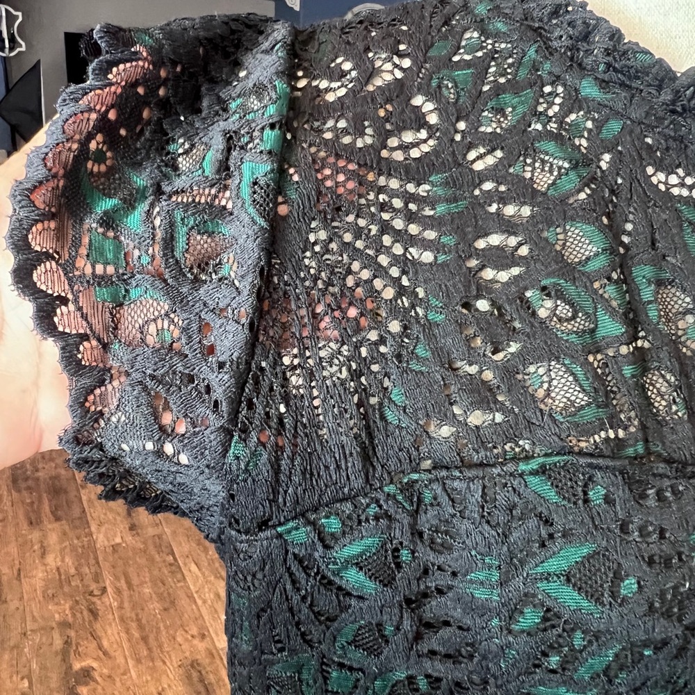 WHBM Black Green High Neck lace shell blouse NWT romantic gothic dark academia - Picture 13 of 14
